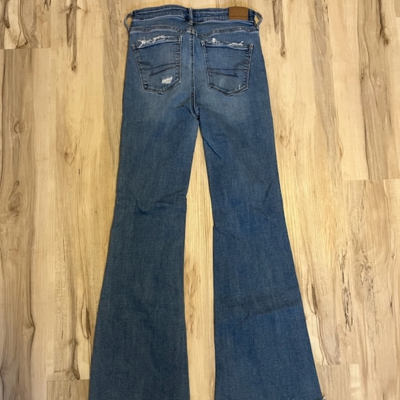 American Eagle Super High Rise - Picture 2 of 4